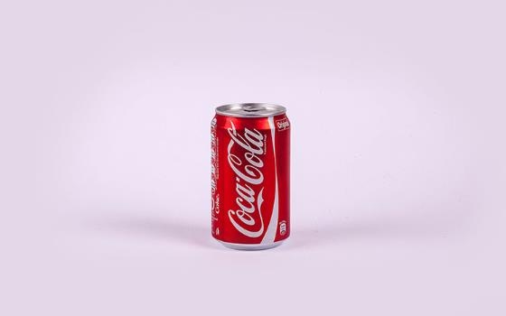 نوشابه قوطی کوکا